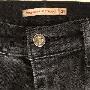 Levis 724 Black Denim High Rise Straight Jeans